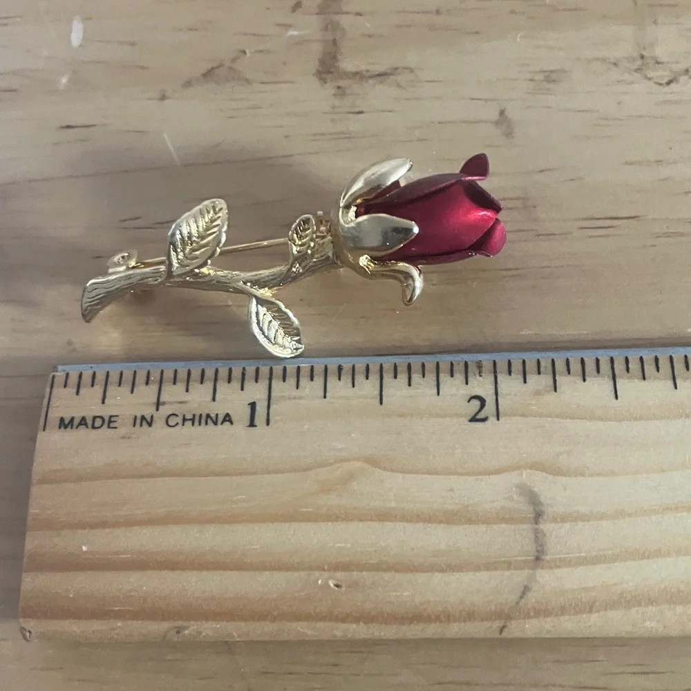 FINAL MARKDOWN Gold and Red Rose Brooch